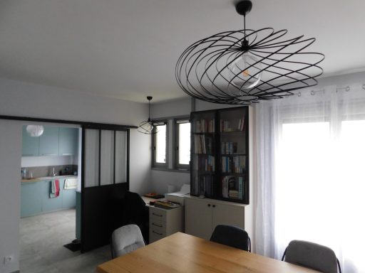 Suspension moderne noire métal