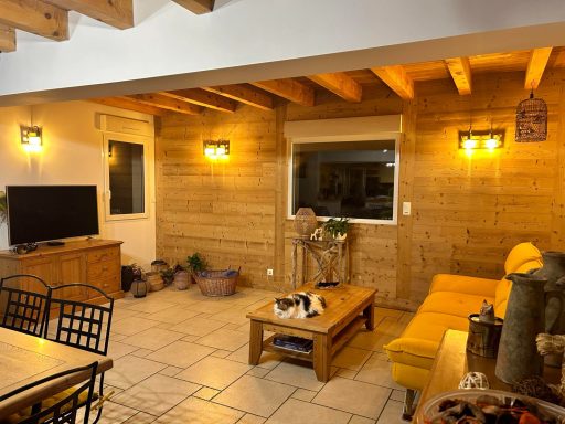 Applique bois style chalet